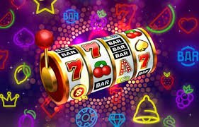 Filipino player accessing betph Live Casino on a smartphone